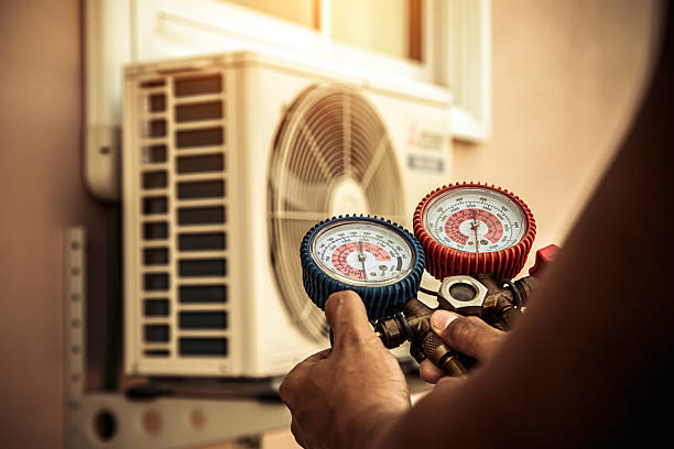 Professional Hvac Installation technician working in Munith, MI